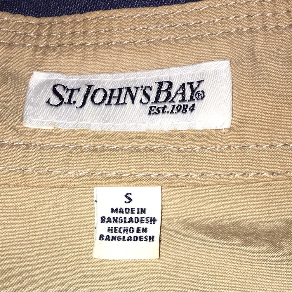 Button Up Top - Picture 5 of 8